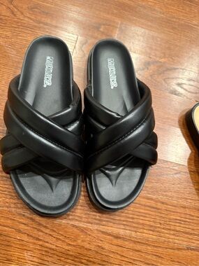 Muk Luks Black Crisscross Padded Slide Sandals